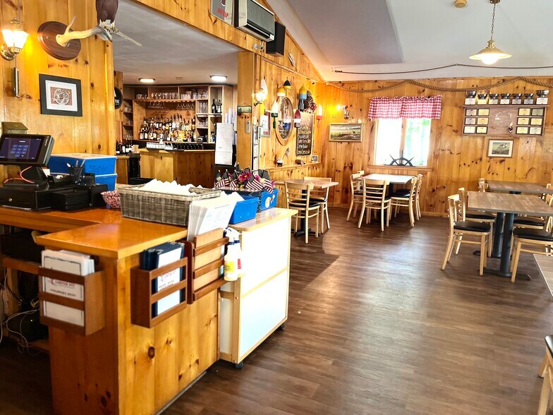 More Photos Of 8 South St, Ellsworth General Retail For Sale