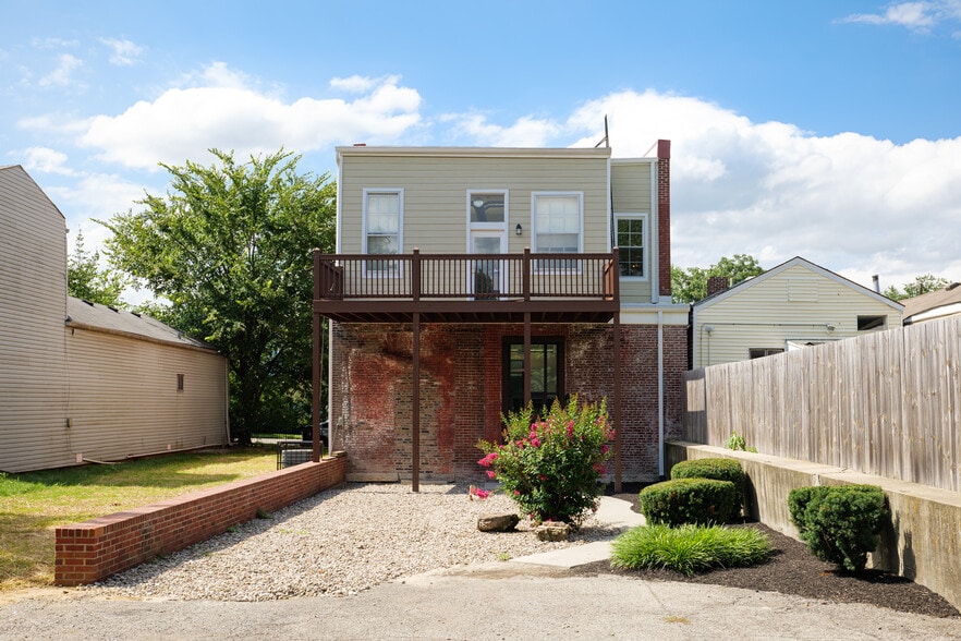 More Photos Of 1122 Rogers St, Louisville Police Fire Station For Sale