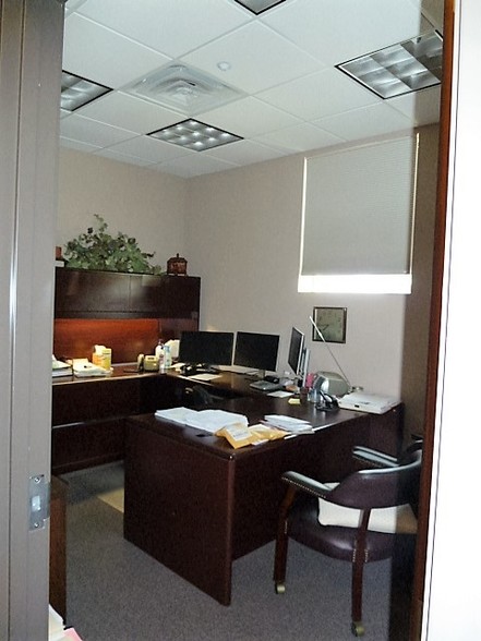 More Photos Of 930 W Ralph Hall Pky, Rockwall Medical For Lease