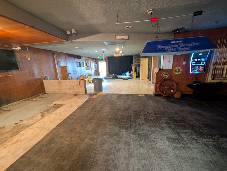 More Photos Of 2031 Yosemite Blvd, Modesto Bar For Sale