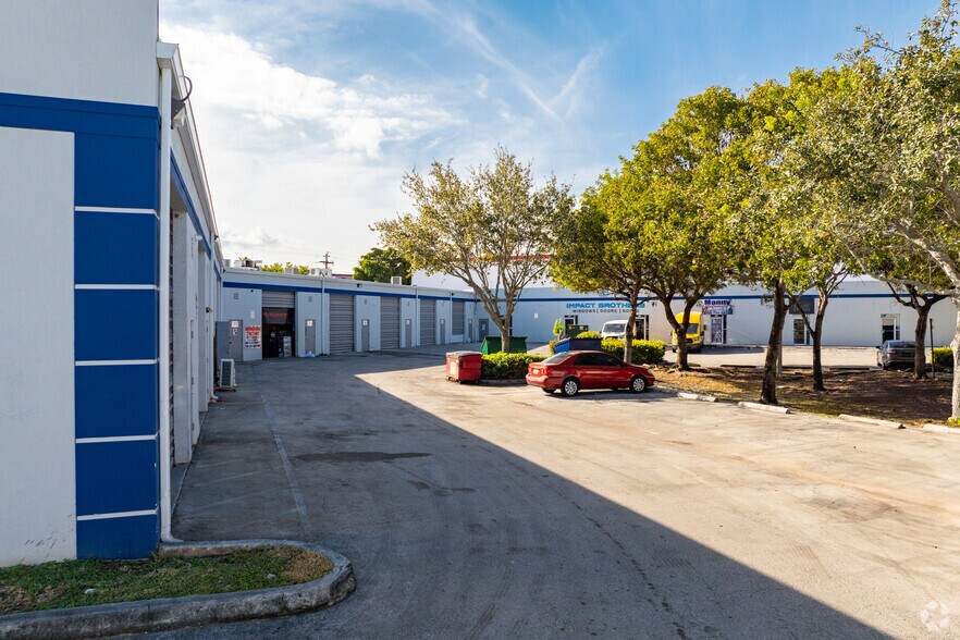 More Photos Of 19200 SW 106th Ave, Miami Light Manufacturing For Lease