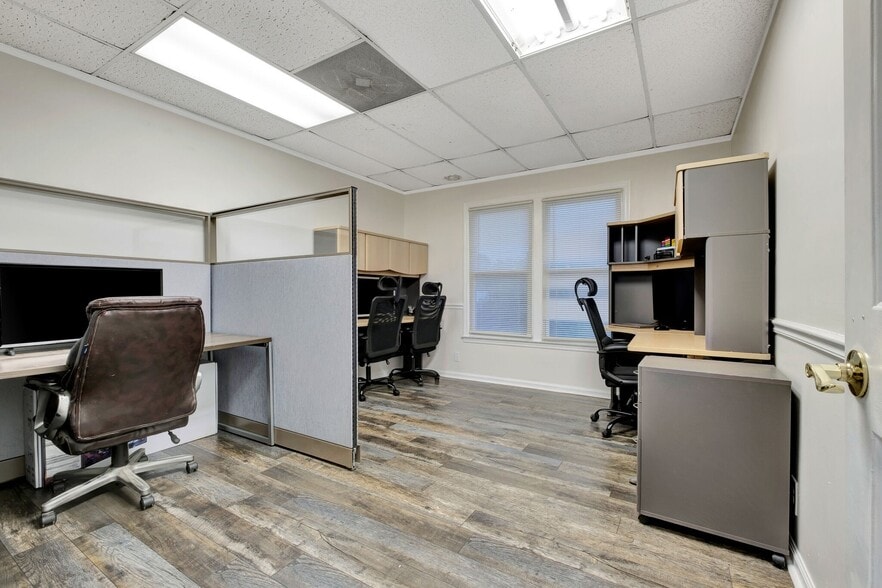 More Photos Of 211 Donelson Pike, Nashville Office For Sale