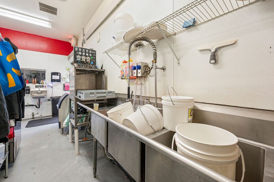 More Photos Of 581 29 Rd, Grand Junction General Retail For Sale