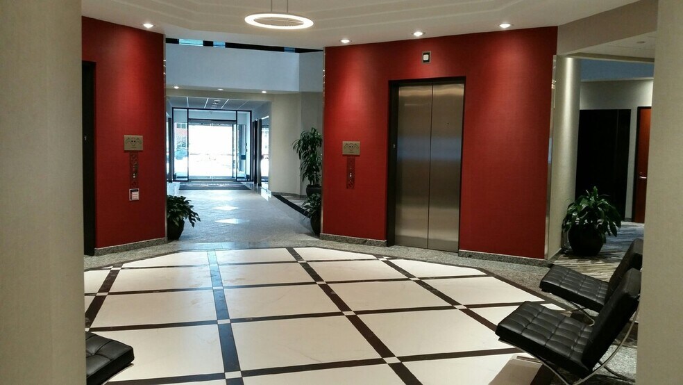 More Photos Of 208 Golden Oak Ct, Virginia Beach Office For Lease