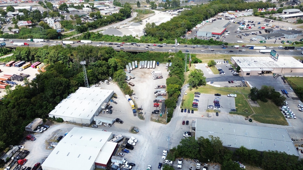 More Photos Of 550 Expressway Park Dr, Nashville Warehouse For Lease