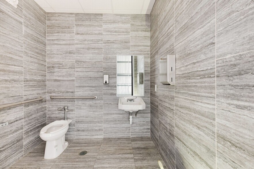 More Photos Of 19956 Franz Rd, Katy Unknown For Lease