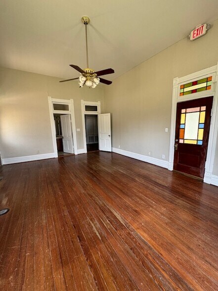 More Photos Of 612 S Rogers St, Waxahachie Office For Sale