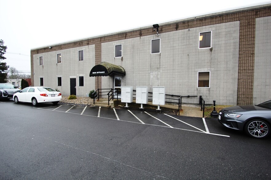 More Photos Of 55 Concord St, North Reading Light Distribution For Lease