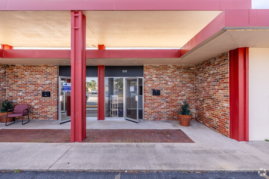 More Photos Of 501-527 S Paula Dr, Dunedin Office For Lease