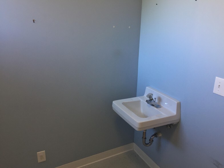 More Photos Of 2700 N Bellflower Blvd, Long Beach Medical For Lease