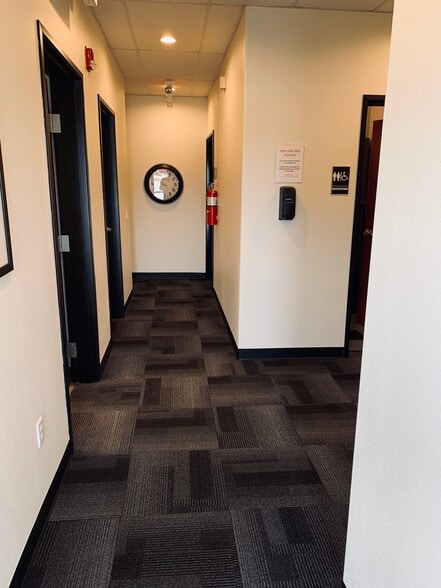 More Photos Of 717 NE 61st St, Vancouver Medical For Lease