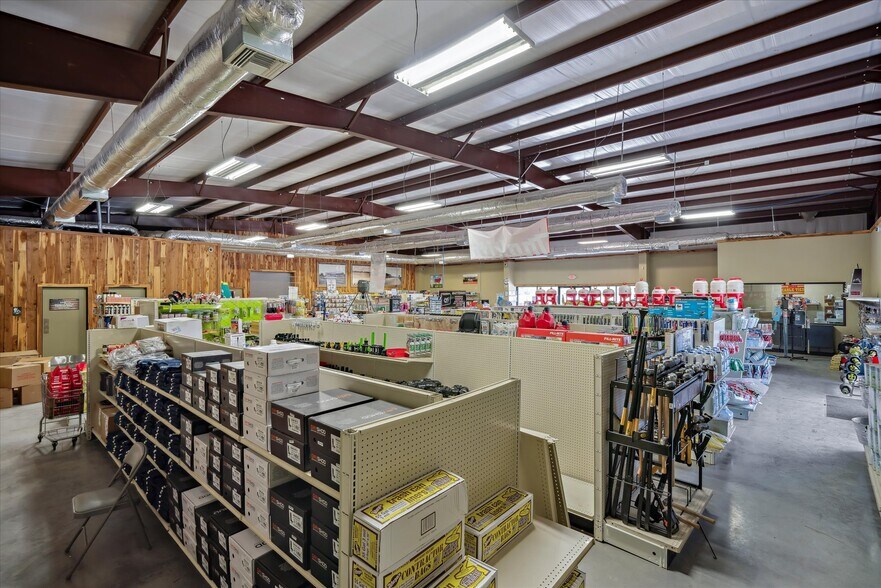 More Photos Of 150 Main St, Clarksville General Retail For Sale