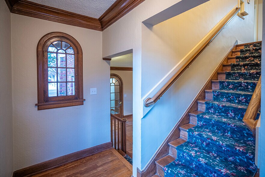 More Photos Of 2405 Broadway St, Lubbock Medical For Sale