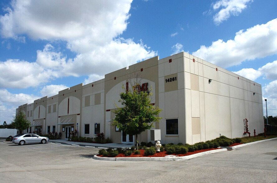 Primary Photo Of 14261 Jetport Loop, Fort Myers Flex For Lease