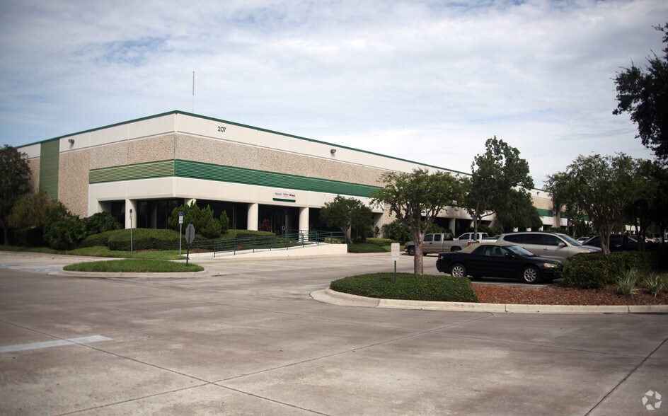 More Photos Of 207 Kelsey Ln, Tampa Truck Terminal For Lease