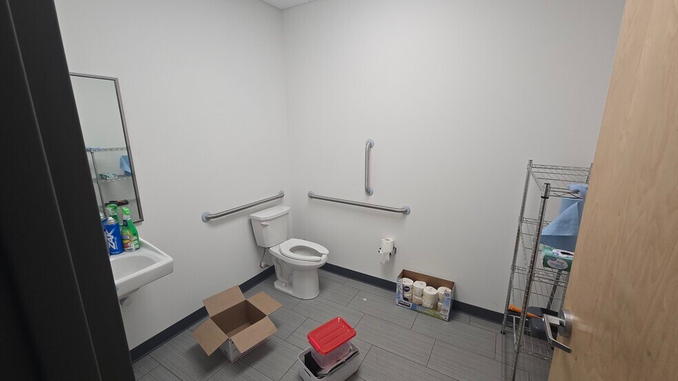 More Photos Of 197 Thunder Rd, Mooresville Light Distribution For Lease