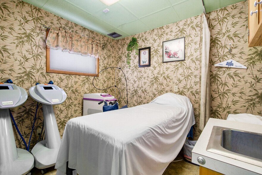 More Photos Of 1514 4th St, Jackson Healthcare For Sale