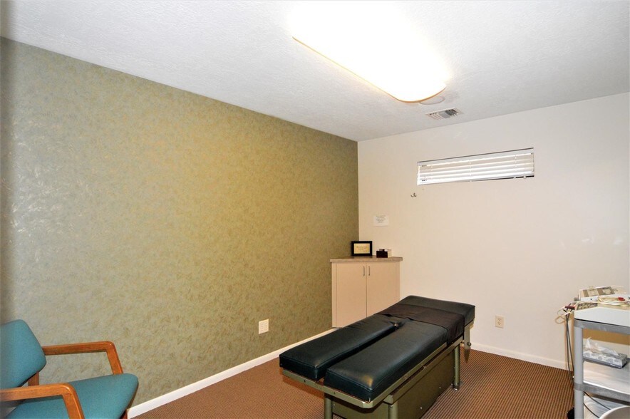 More Photos Of 12325 Scarsdale Blvd, Houston Medical For Sale