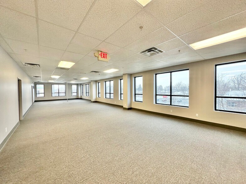 More Photos Of 425 Joliet St, Dyer Office For Sale