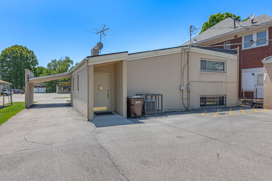 More Photos Of 2105 Central Ave, Middletown Office For Sale