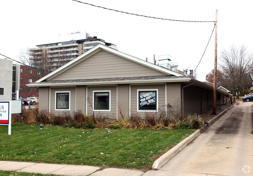 More Photos Of 3714 Ingersoll Ave, Des Moines Office For Lease