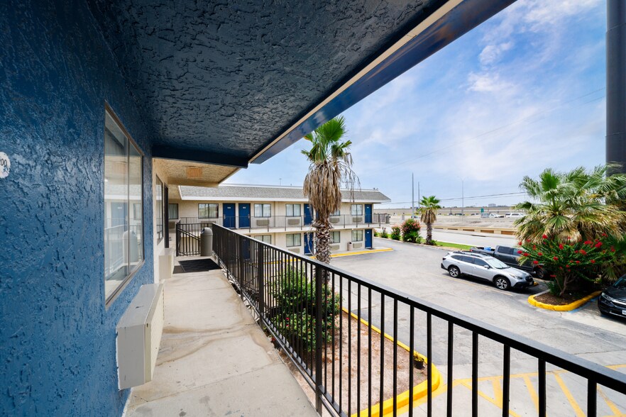 More Photos Of 5522 N Pan Am Expy, San Antonio Hotel For Sale