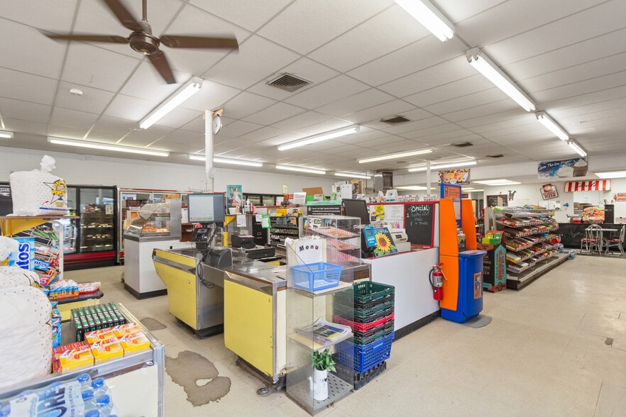 More Photos Of 101 E Commercial St, Miami General Retail For Sale