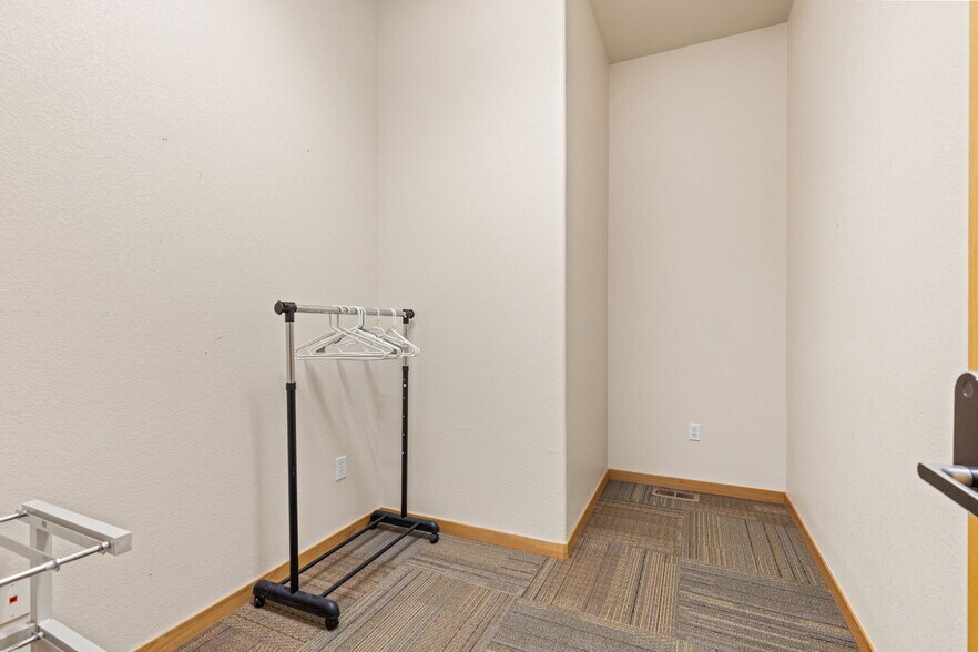 More Photos Of 1714 Duchess Dr, Longmont Office For Lease