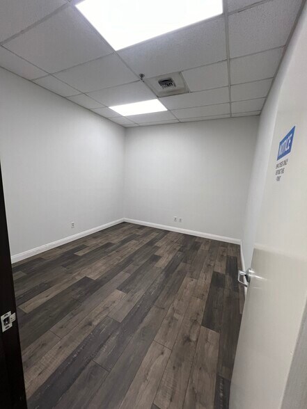 More Photos Of 3945 E Patrick Ln, Las Vegas Light Manufacturing For Lease