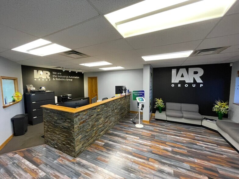 More Photos Of 11131 Kiley Dr, Huntley Warehouse For Lease