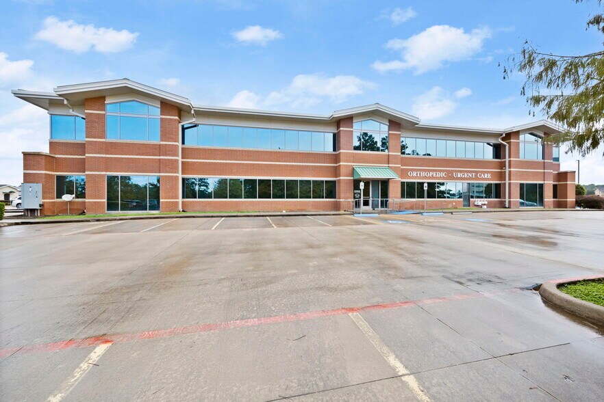 More Photos Of 403 Ogletree Dr, Livingston Medical For Lease