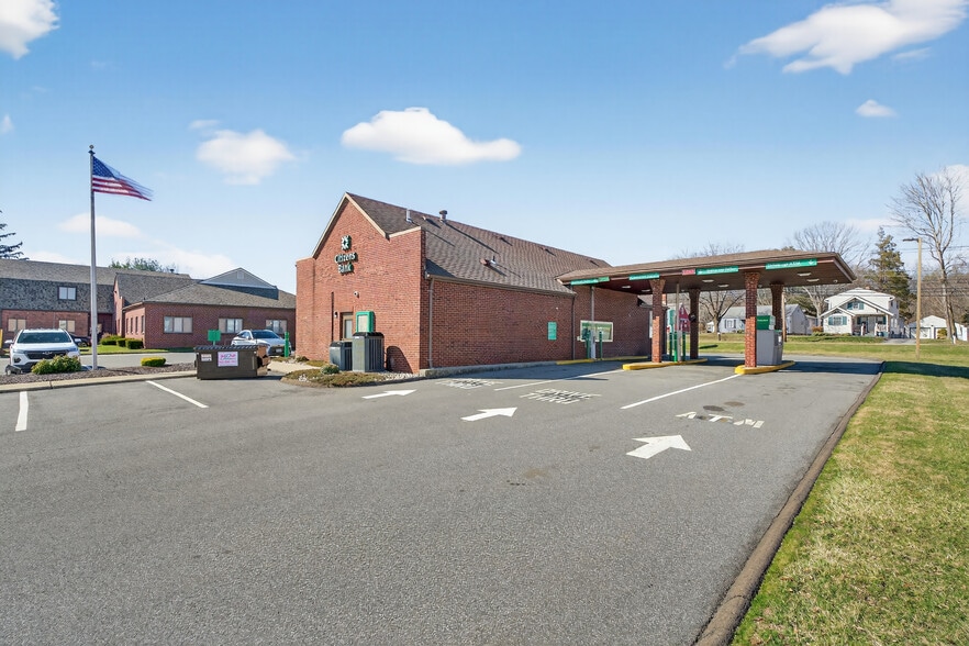More Photos Of 444 Foxon Rd, East Haven Office For Sale