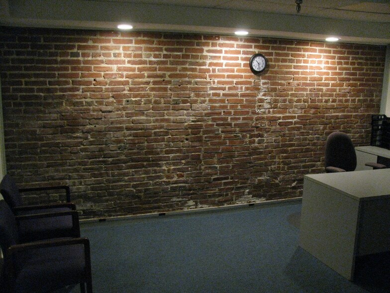 More Photos Of 1 Center Sq, Hanover Office For Lease