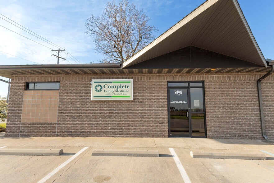 More Photos Of 2100 Silva Ln, Moberly Office For Sale
