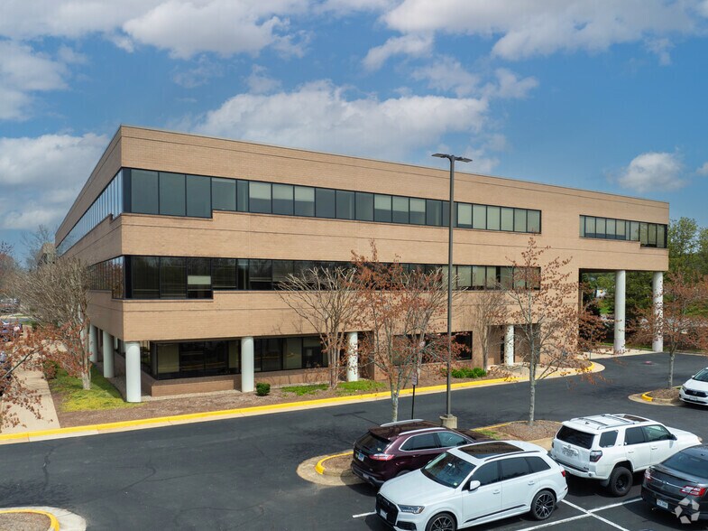 More Photos Of 14901 Bogle Dr, Chantilly Office For Lease