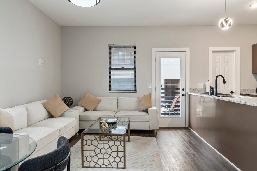 More Photos Of 1807 Logan Ave, Knoxville Multifamily For Sale