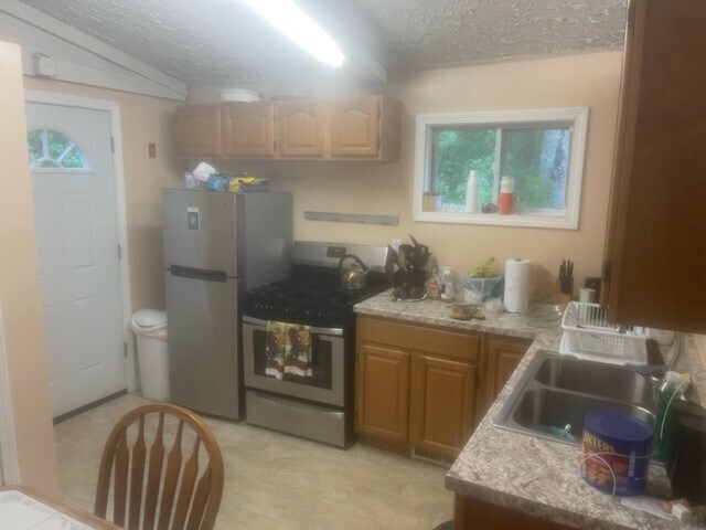 More Photos Of 97 Sandy Bottom Rd, Coventry Storefront For Sale