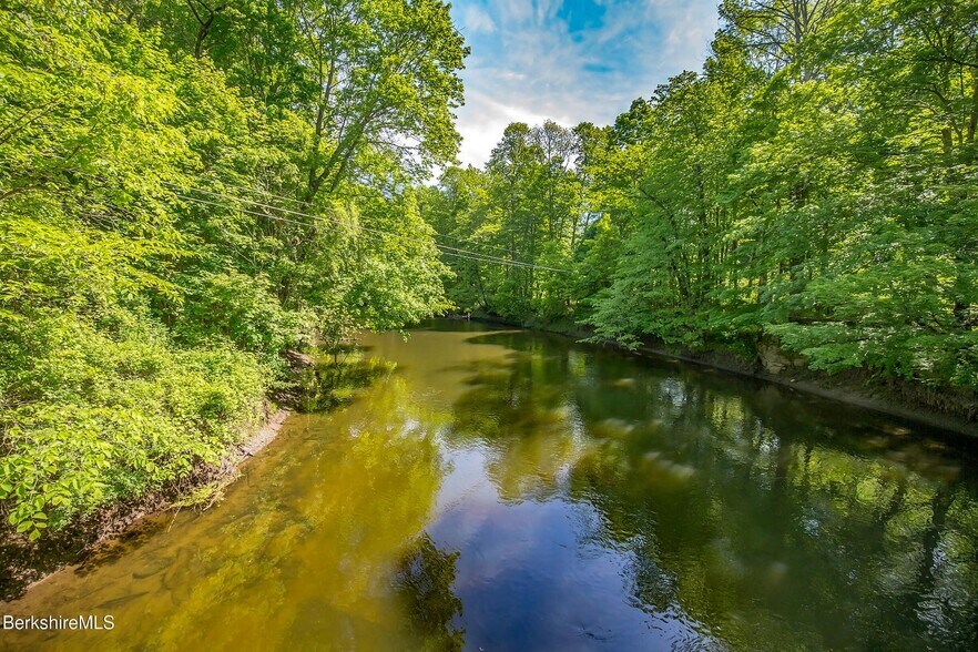 More Photos Of 13 Park St, Stockbridge Apartments For Sale