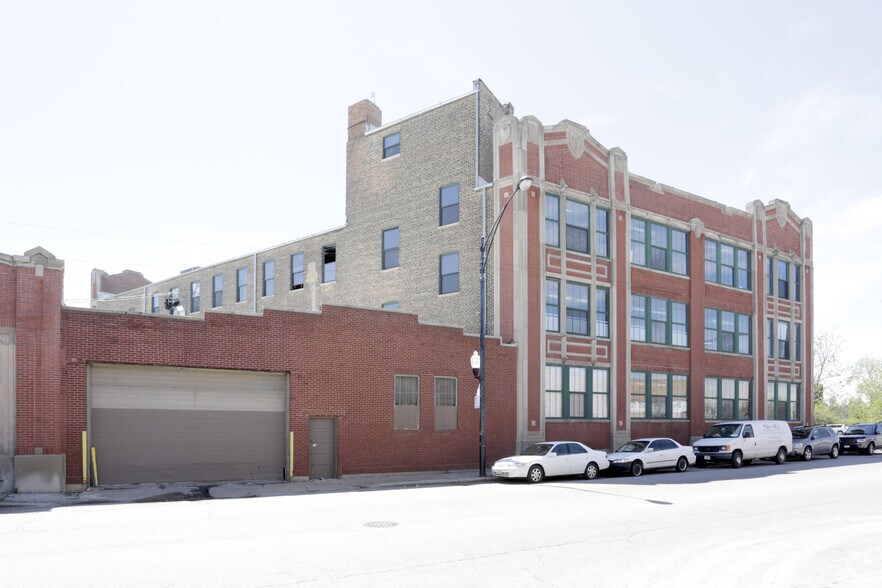More Photos Of 2950 W Chicago Ave, Chicago Loft Creative Space For Lease