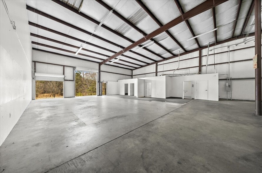 More Photos Of 3492-3500 N Henry Blvd, Stockbridge Warehouse For Lease