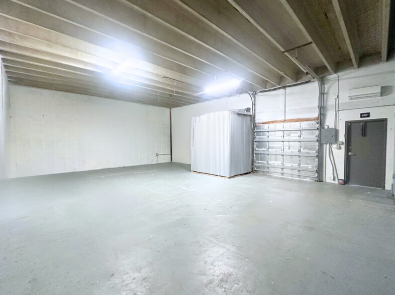 More Photos Of 1211 Okeechobee Rd, West Palm Beach Flex For Lease