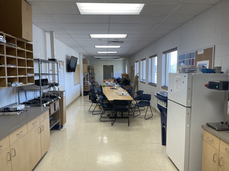 More Photos Of 2325 Sybrant Rd, Traverse City Warehouse For Lease