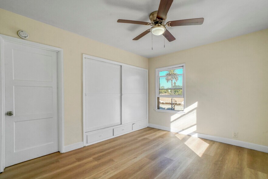 More Photos Of 1922 Locust Ave, Long Beach Apartments For Sale