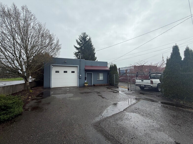 More Photos Of 22 49th St NE, Auburn Distribution For Sale