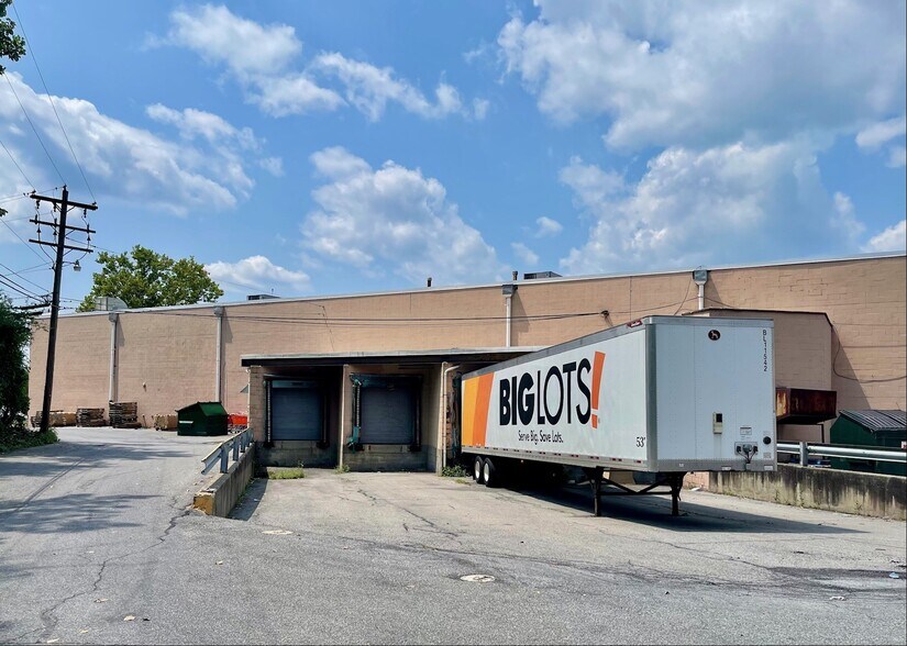 More Photos Of 51 Burnett Blvd, Poughkeepsie Freestanding For Lease