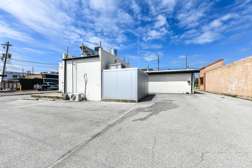 More Photos Of 5527 N Keystone Ave, Indianapolis Restaurant For Sale
