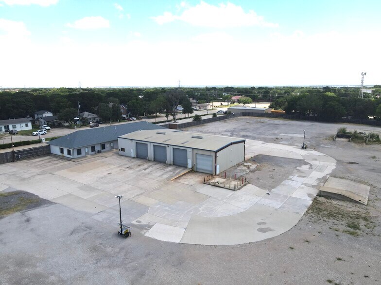 More Photos Of 421 Compton Ave, Irving Land For Lease