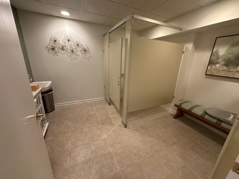 More Photos Of , Cleveland General Retail For Sale