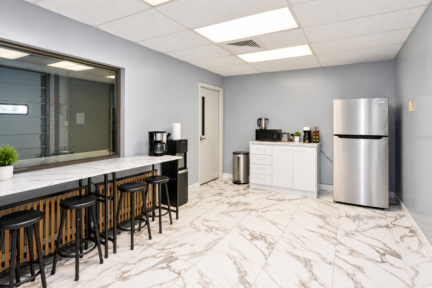 More Photos Of 21 Mainline Dr, Westfield Warehouse For Sale