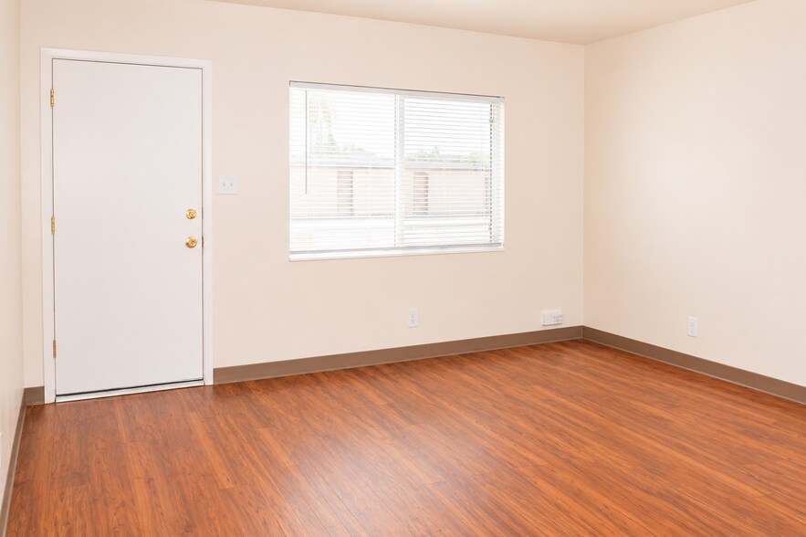 More Photos Of 615 Olive St, Bakersfield Multifamily For Sale